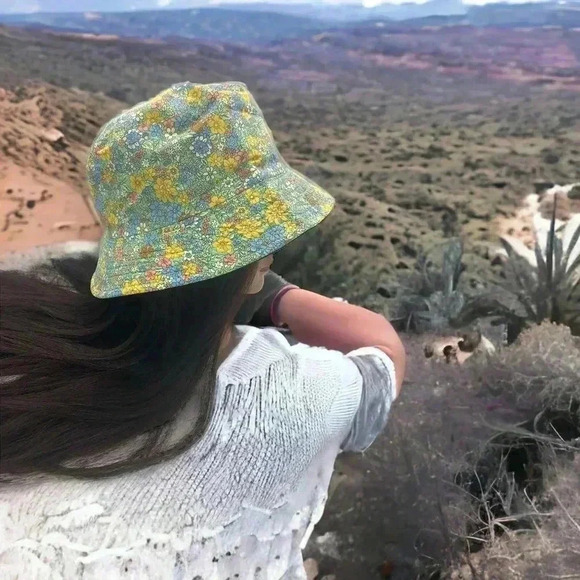 Boutique Mint Green Multi-Color Dainty Floral Print Reversible Bucket Hat OSFM - Picture 3 of 6